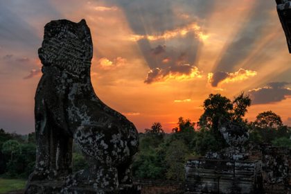 sunset over bakheng mountain, Cambodia travel tours