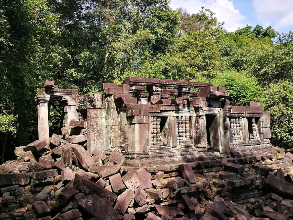 Beng Mealea visiting during cambodia tours (4)