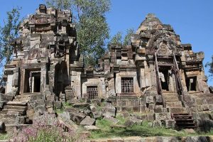 Colonial Architecture in Battambang exploration with cambodia trips (5)