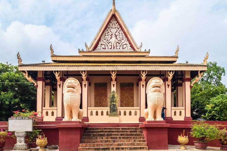 Wat Phnom Temple visiting during cambodia tours